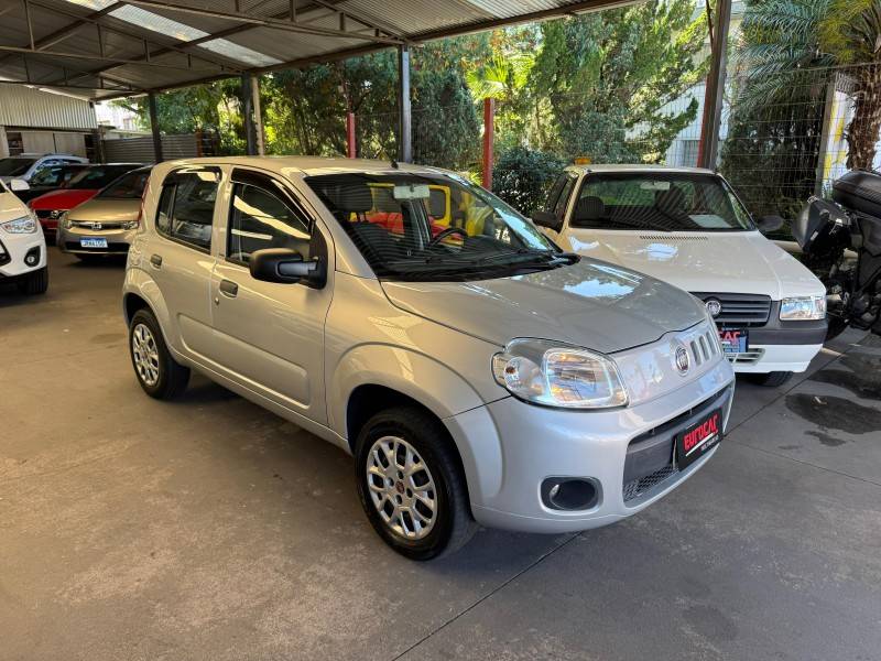 FIAT - UNO - 2013/2013 - Prata - R$ 31.900,00