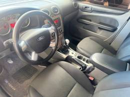 FORD - FOCUS - 2011/2011 - Branca - R$ 39.900,00