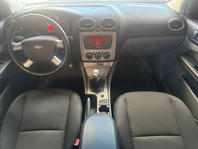 FORD - FOCUS - 2011/2011 - Branca - R$ 39.900,00