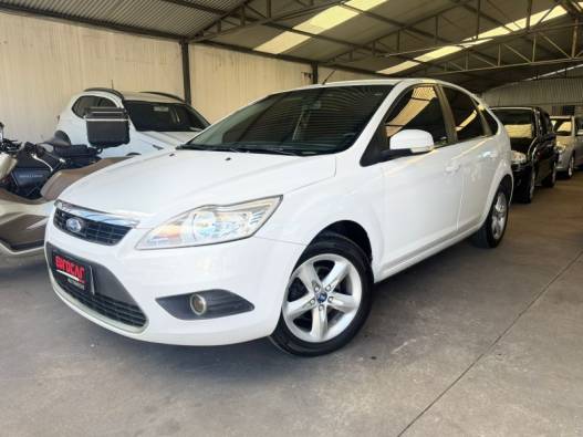FORD - FOCUS - 2011/2011 - Branca - R$ 39.900,00