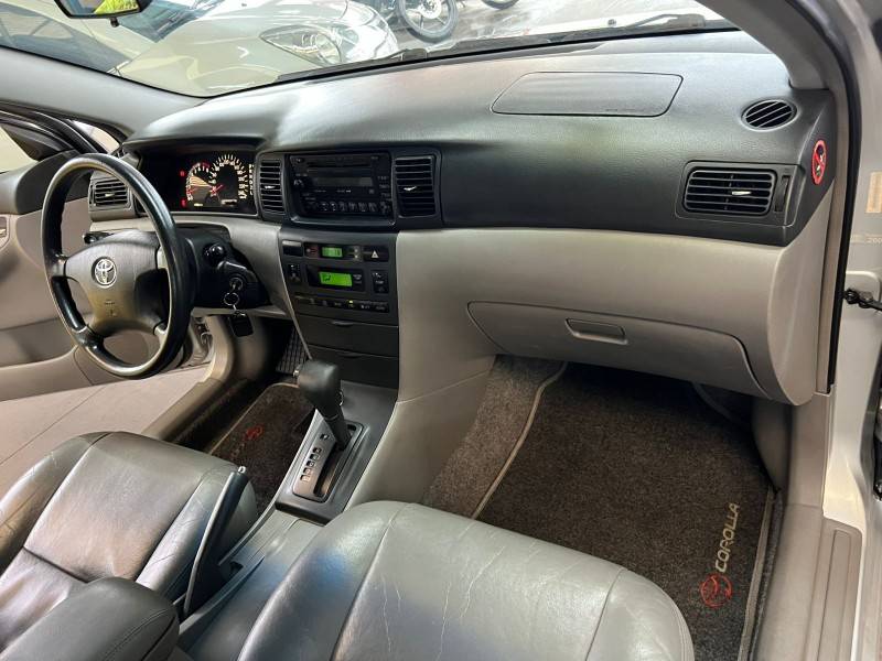TOYOTA - COROLLA - 2004/2004 - Prata - R$ 37.900,00