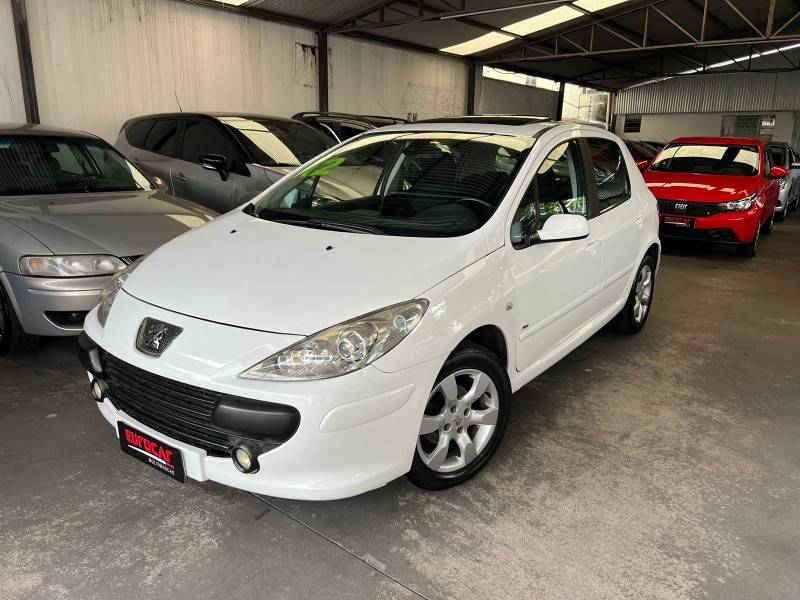 PEUGEOT - 307 - 2011/2012 - Branca - R$ 31.900,00