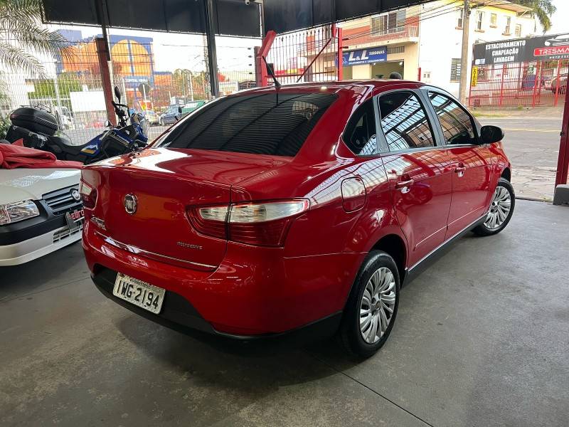 FIAT - GRAND SIENA - 2015/2015 - Vermelha - R$ 34.900,00