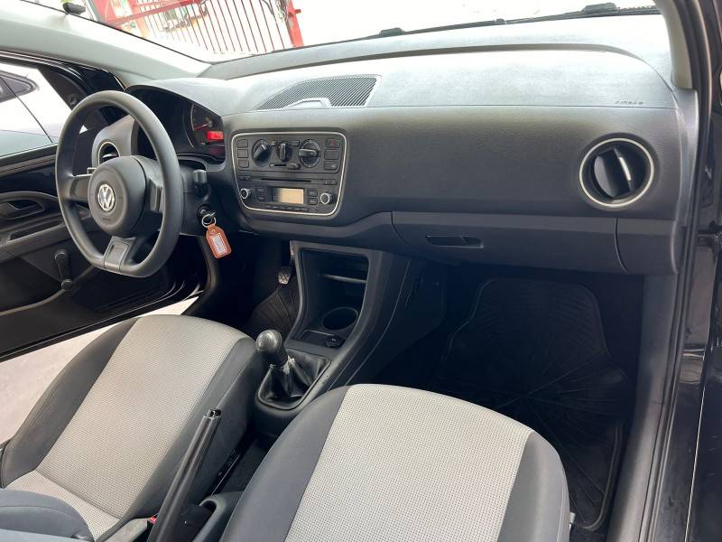 VOLKSWAGEN - UP - 2015/2015 - Preta - R$ 31.900,00