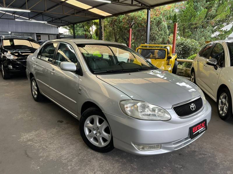 TOYOTA - COROLLA - 2004/2004 - Prata - R$ 37.900,00
