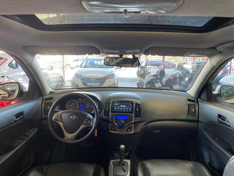 HYUNDAI - I30 - 2011/2012 - Prata - R$ 51.900,00