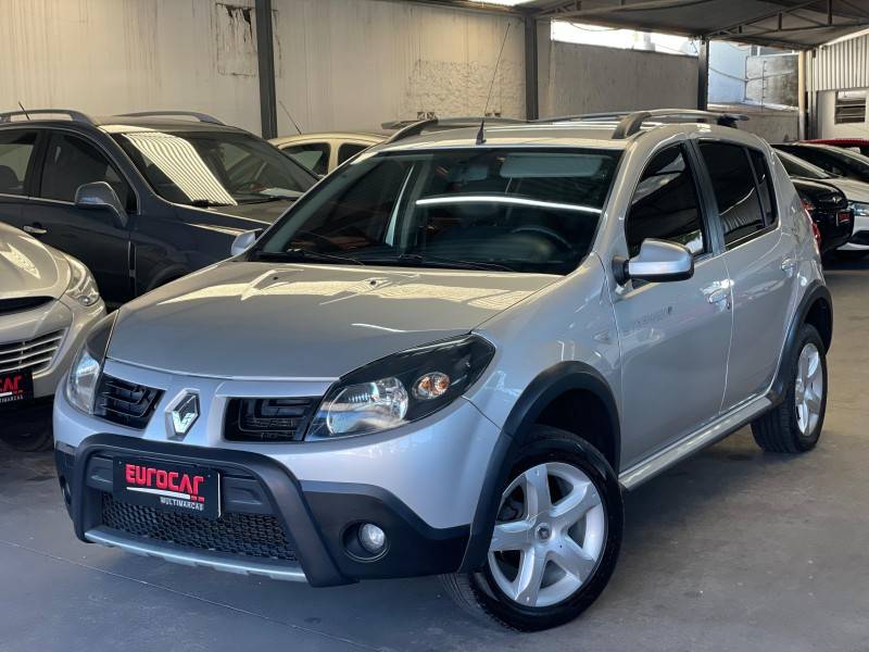 RENAULT - SANDERO - 2010/2011 - Prata - R$ 36.900,00