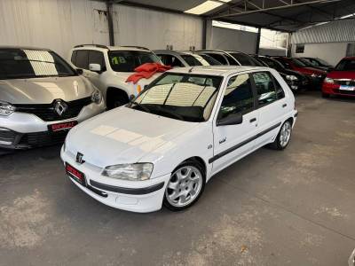 PEUGEOT - 106 - 1999/1999 - Branca - R$ 19.900,00