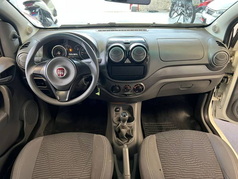 FIAT - PALIO - 2014/2014 - Branca - R$ 39.900,00