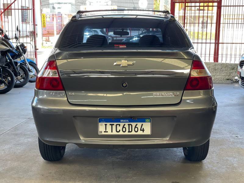 CHEVROLET - PRISMA - 2011/2012 - Cinza - R$ 32.900,00