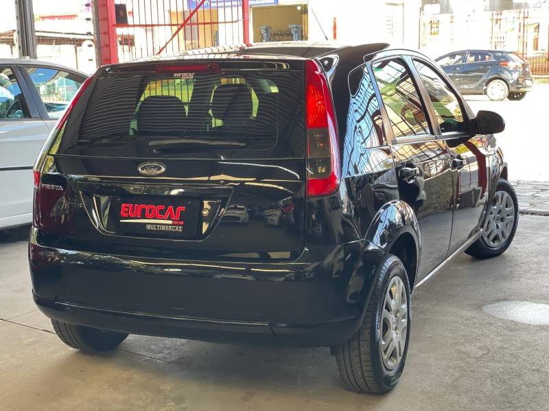 FORD - FIESTA - 2014/2014 - Preta - R$ 33.900,00
