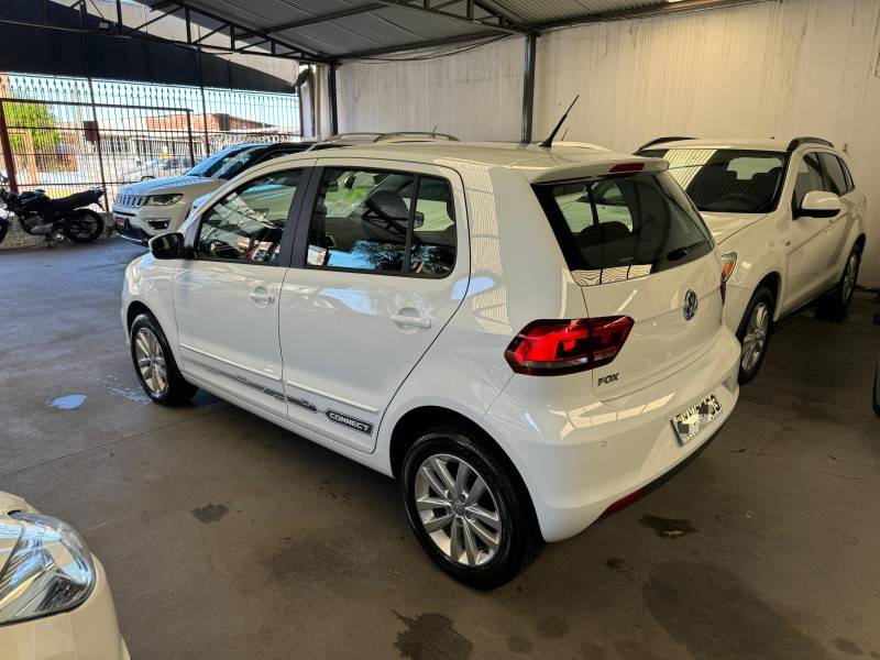 VOLKSWAGEN - FOX - 2018/2019 - Branca - R$ 59.900,00