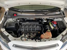 CHEVROLET - ONIX - 2014/2015 - Branca - R$ 49.900,00