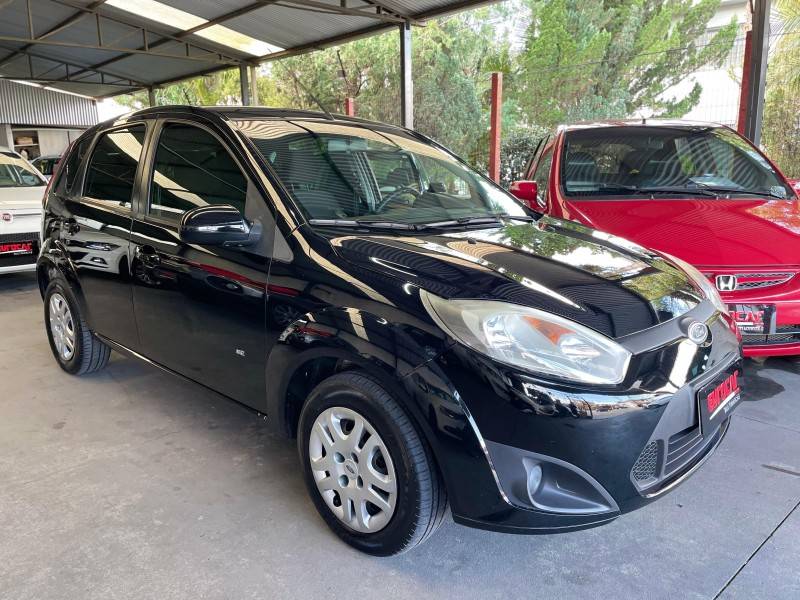 FORD - FIESTA - 2014/2014 - Preta - R$ 33.900,00