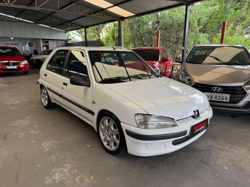 PEUGEOT - 106 - 1999/1999 - Branca - R$ 19.900,00