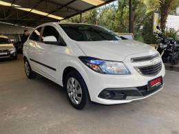 CHEVROLET - ONIX - 2014/2015 - Branca - R$ 49.900,00
