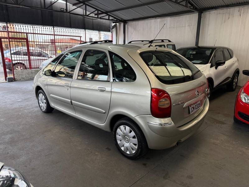 CITROËN - XSARA PICASSO - 2008/2008 - Bege - R$ 16.900,00