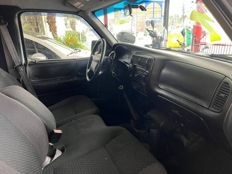 FORD - RANGER - 2011/2011 - Prata - R$ 59.900,00