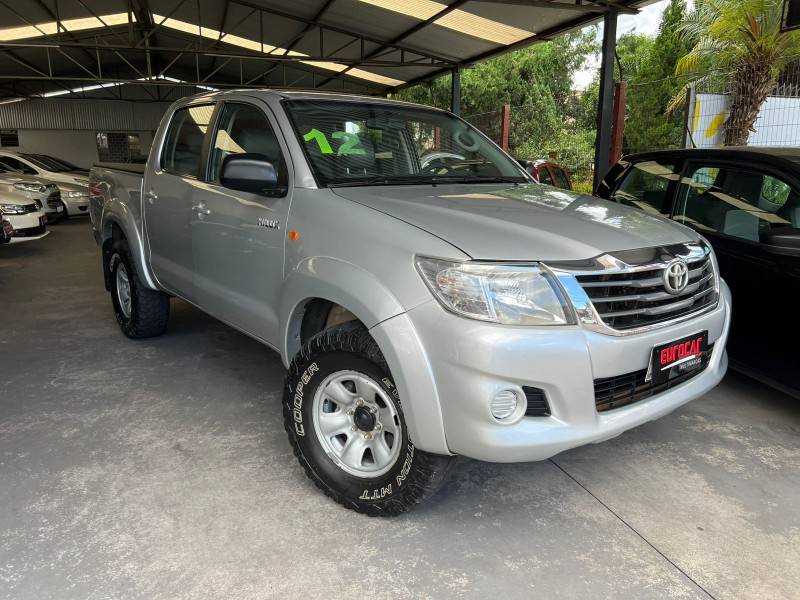 TOYOTA - HILUX - 2012/2012 - Prata - R$ 109.900,00