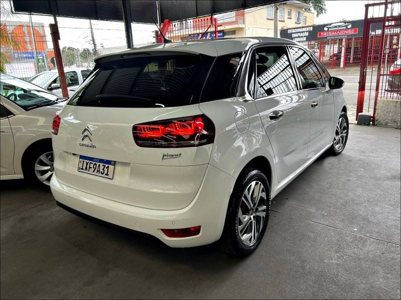 CITROËN - C4 PICASSO - 2015/2016 - Branca - R$ 79.900,00