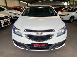 CHEVROLET - ONIX - 2014/2015 - Branca - R$ 49.900,00