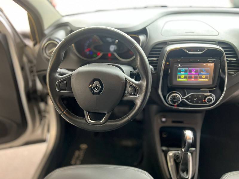 RENAULT - CAPTUR - 2018/2018 - Branca - R$ 74.900,00