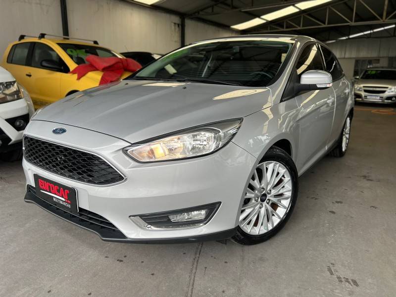 FORD - FOCUS - 2018/2018 - Prata - R$ 58.900,00