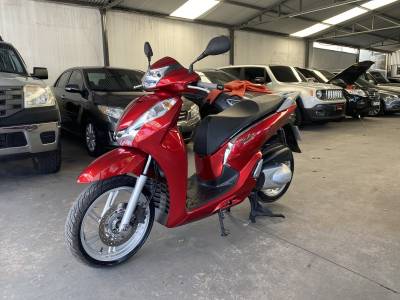 HONDA - SH 300I - 2017/2017 - Vermelha - R$ 15.900,00