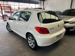 PEUGEOT - 307 - 2011/2012 - Branca - R$ 31.900,00