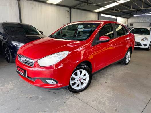 FIAT - GRAND SIENA - 2012/2013 - Vermelha - R$ 36.900,00