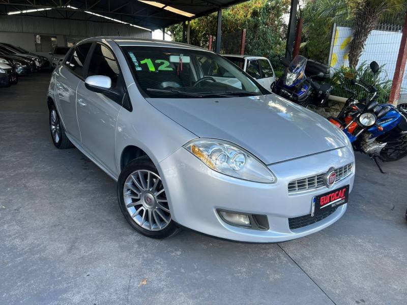 FIAT - BRAVO - 2012/2012 - Prata - R$ 32.900,00