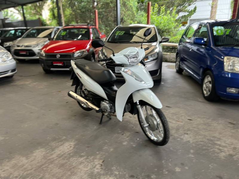 HONDA - BIZ 110I - 2022/2022 - Branca - R$ 13.900,00