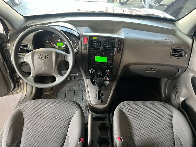 HYUNDAI - TUCSON - 2010/2010 - Prata - R$ 37.900,00