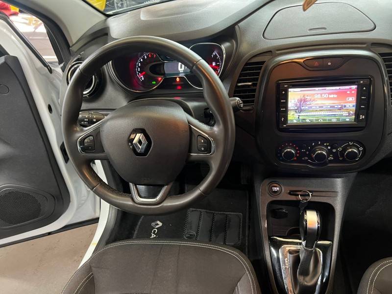 RENAULT - CAPTUR - 2019/2019 - Branca - R$ 74.900,00