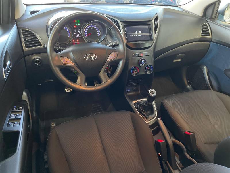 HYUNDAI - HB20X - 2015/2015 - Branca - R$ 55.900,00