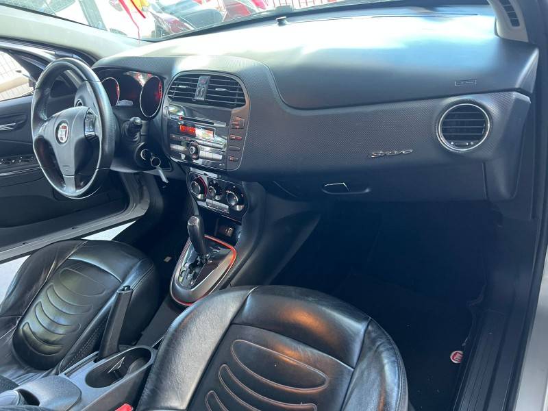 FIAT - BRAVO - 2012/2012 - Prata - R$ 32.900,00