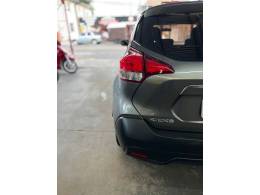 NISSAN - KICKS - 2018/2018 - Cinza - R$ 71.900,00