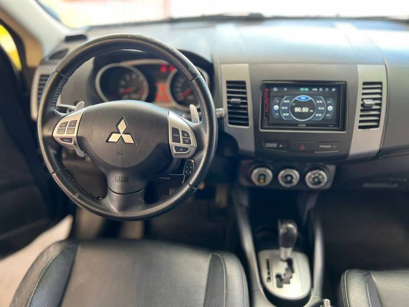 MITSUBISHI - OUTLANDER - 2013/2013 - Preta - R$ 59.900,00