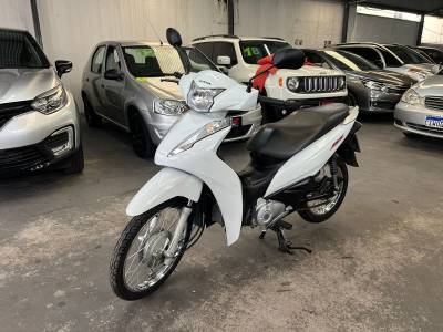 HONDA - BIZ 110I - 2022/2022 - Branca - R$ 13.900,00