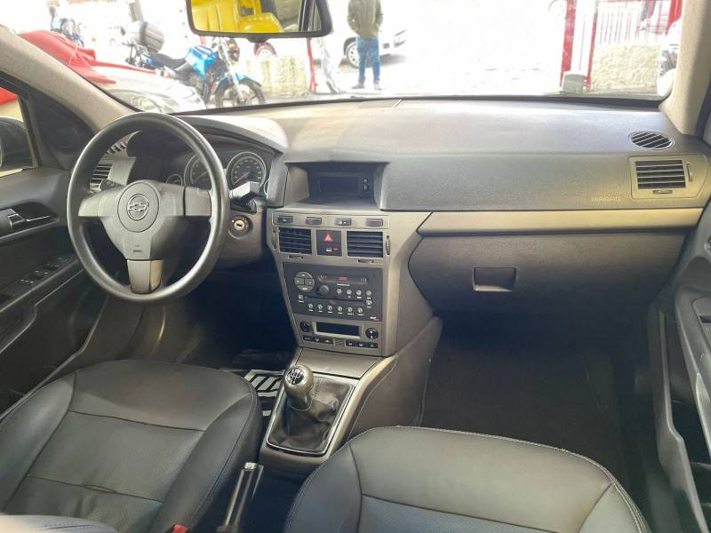 CHEVROLET - VECTRA - 2008/2008 - Preta - R$ 34.900,00