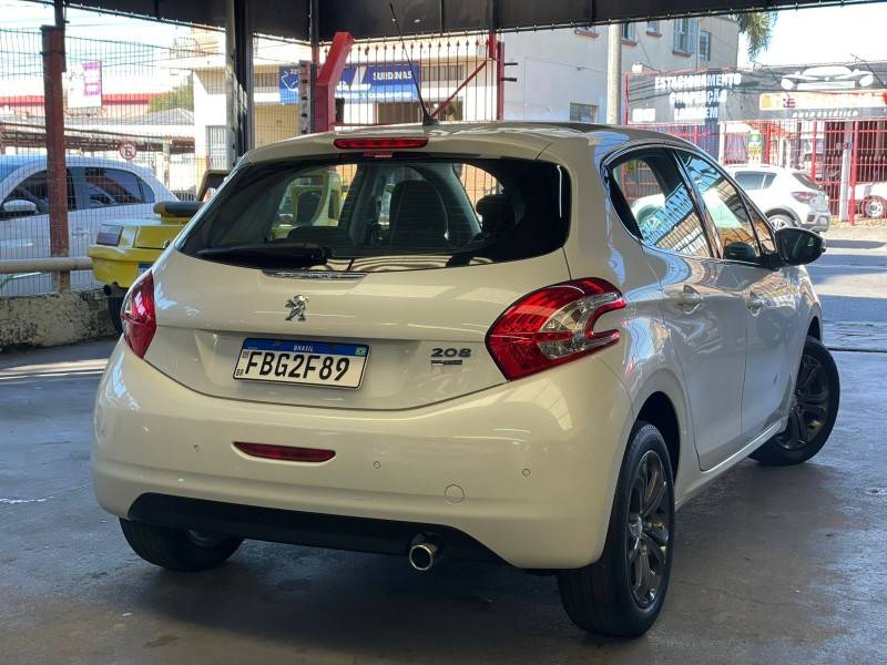 PEUGEOT - 208 - 2014/2015 - Branca - R$ 50.900,00