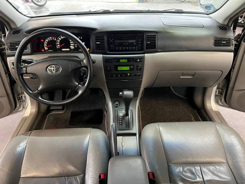 TOYOTA - COROLLA - 2004/2004 - Prata - R$ 37.900,00