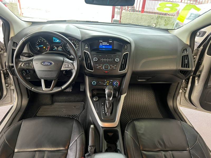 FORD - FOCUS - 2018/2018 - Prata - R$ 58.900,00