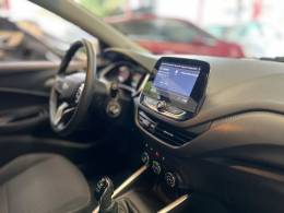 CHEVROLET - ONIX - 2022/2023 - Branca - R$ 69.900,00