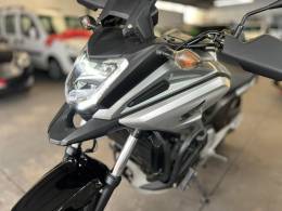 HONDA - NC 750X - 2016/2016 - Prata - R$ 39.900,00