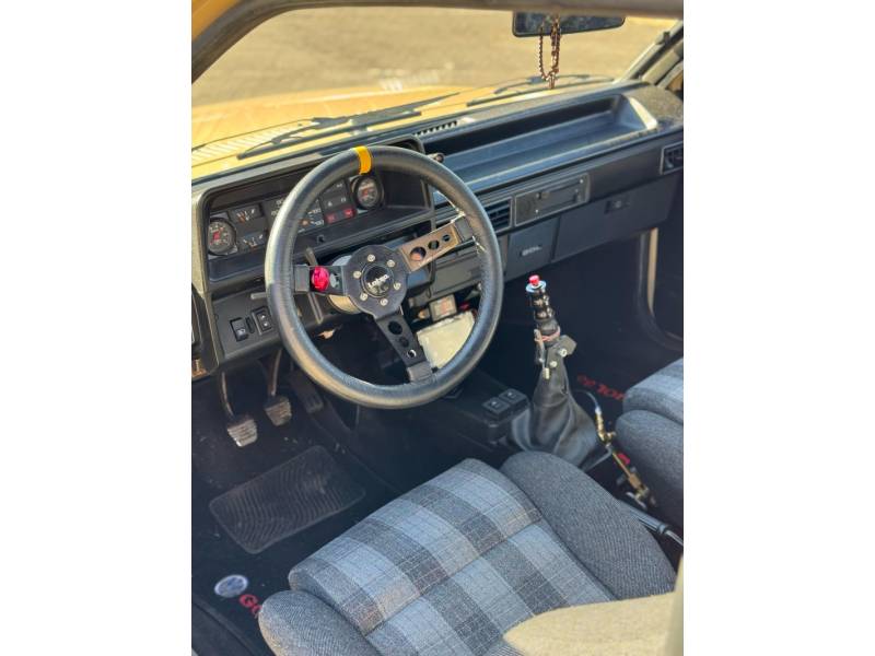 VOLKSWAGEN - GOL - 1986/1996 - Bege - R$ 63.900,00