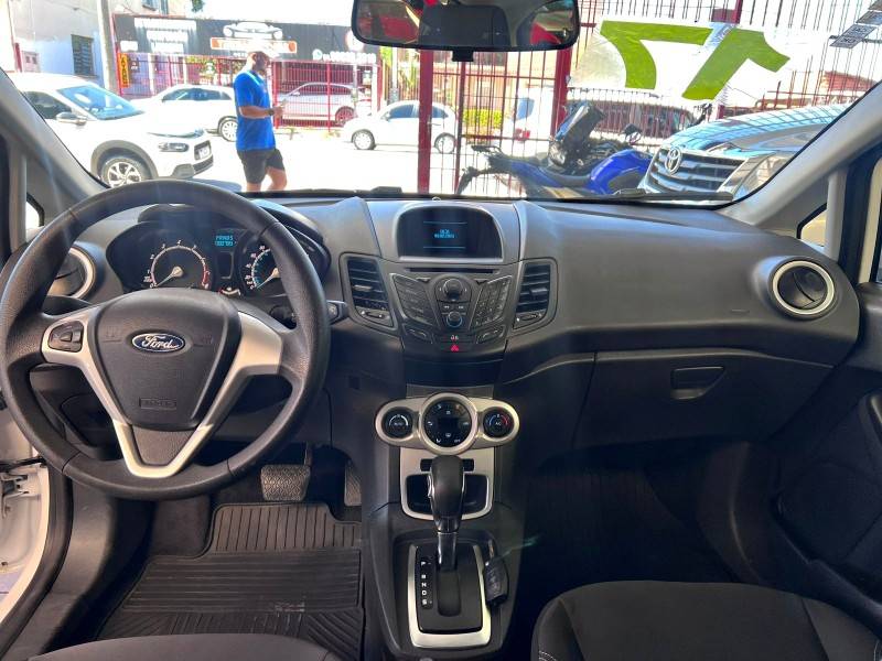 FORD - FIESTA - 2017/2017 - Branca - R$ 57.900,00