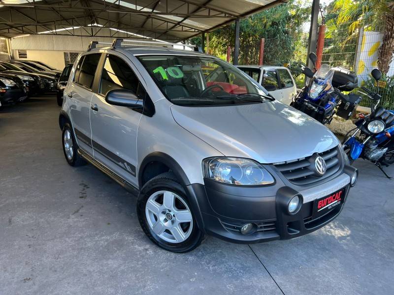 VOLKSWAGEN - CROSSFOX - 2010/2010 - Prata - R$ 34.900,00