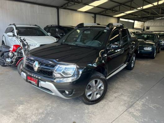 RENAULT - DUSTER OROCH - 2016/2016 - Preta - R$ 67.900,00