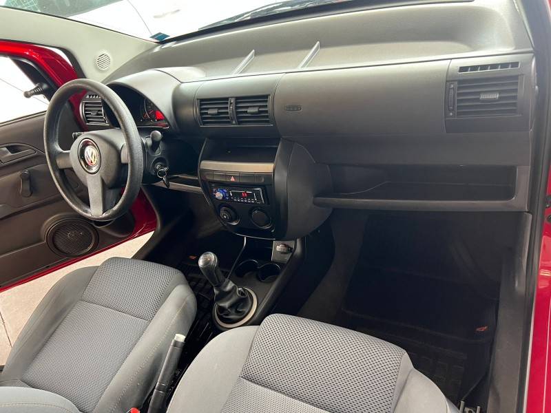 VOLKSWAGEN - FOX - 2010/2010 - Vermelha - R$ 28.900,00